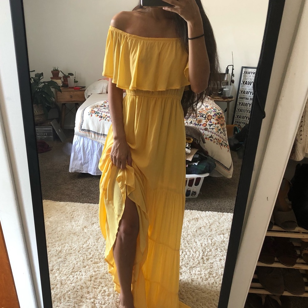 Flowy Yellow Off The Shoulder maxi dress